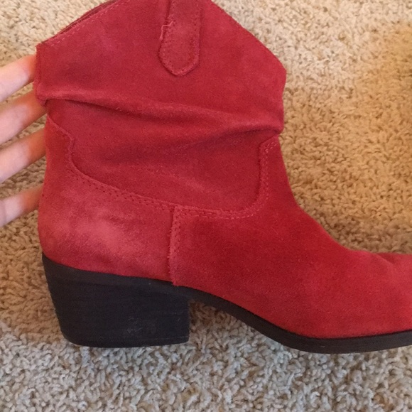 Red ankle suede boots - Picture 4 of 8